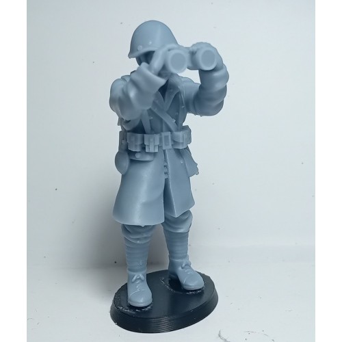 1/32 Greek officer with pair of binoculars WWII